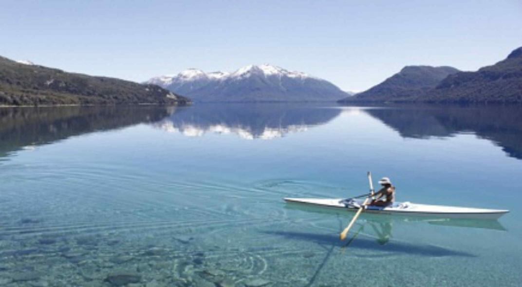 Lago Traful. La ladera se mueve con velocidades entre 10 y 36 centímetros por año. (Patagonia- argentina.com)