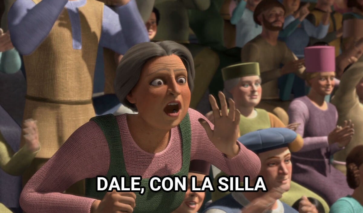 ¡Dale, con la silla!