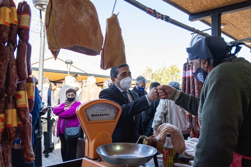 Inauguración del nuevo Mercado Municipal en el 107 aniversario de General Alvear. 