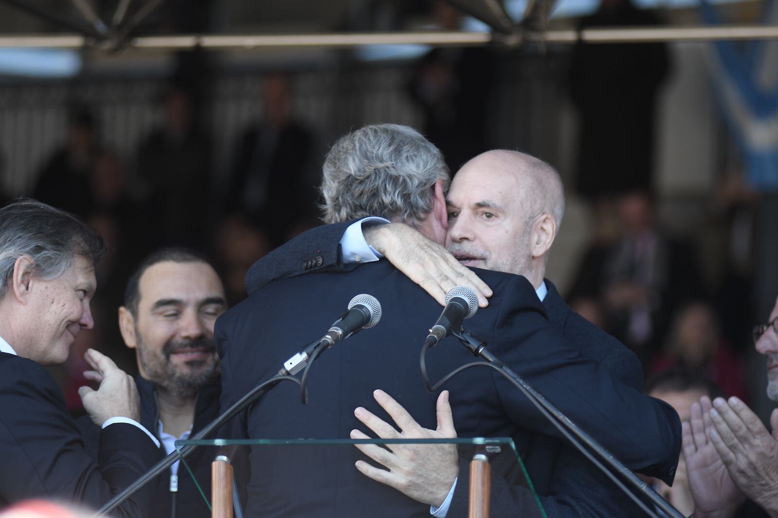 Horacio Rodríguez Larreta, jefe de Gobierno porteño, y Nicolás Pino, de la SRA. (La Voz/Federico López Claro)