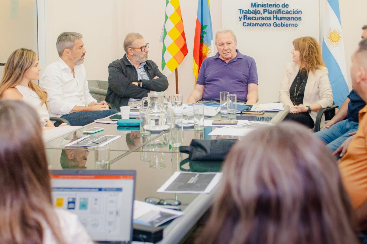 Potencian la formación laboral con una alianza entre Trabajo y UOCRA