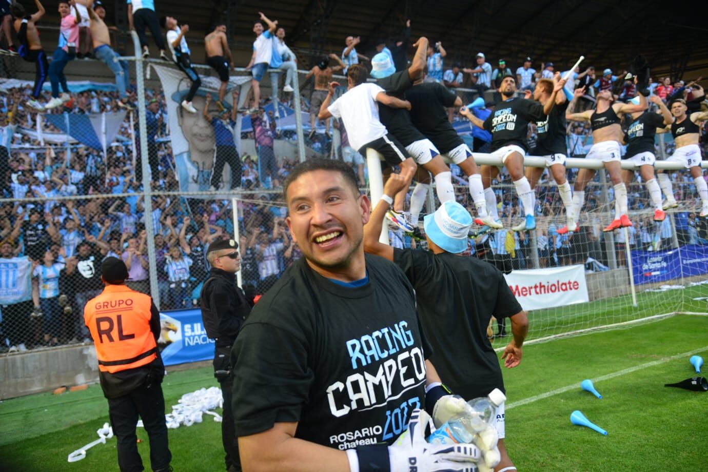 "Calidad" Rodríguez atajó un penal y Racing de Nueva Italia conquistó el título del Federal A y ascendió a la Primera Nacional. (Javier Ferreyra / Enviado Especial)