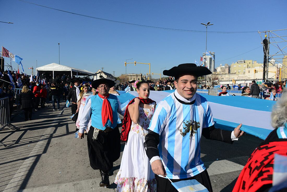 Desfile por el 9 de Julio en Córdoba Día de la Independencia en el Centro Cívico. (José Gabriel Hernández / La Voz)