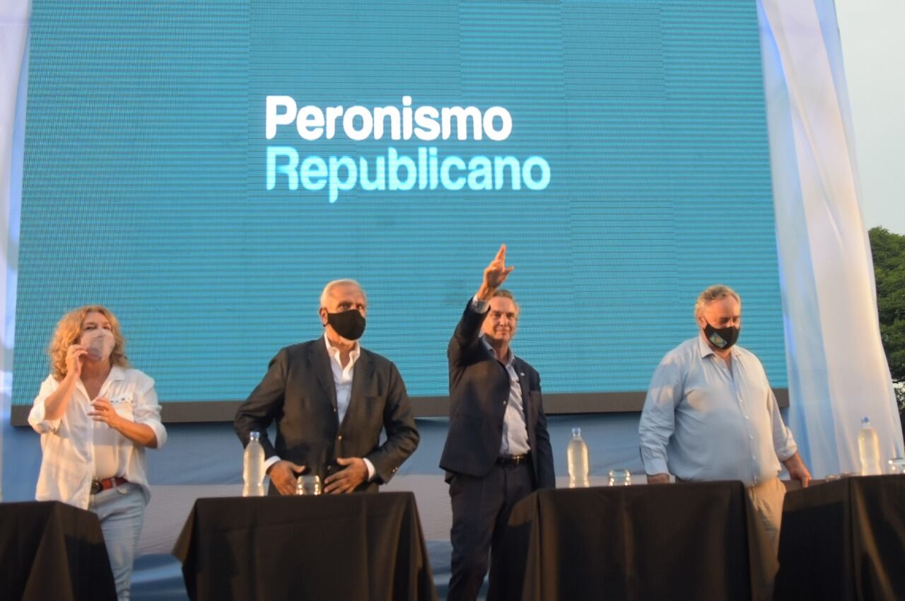 Miguel Ángel Pichetto, junto con Joaquín De la Torre y Claudia Rucci oficializaron el lanzamiento de "peronismo republicano", un nuevo espacio dentro de Juntos por el Cambio.