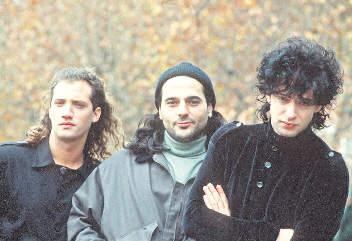 Soda Stereo: los primeros en profesionalizar el look. Viajaban con maquilladora, vestuarista y peluquera, inspirados por el estilo punk británico y los peinados tipo hongo atómico. (Foto: Archivo)