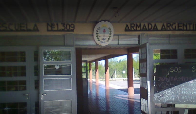 Robaron nuevamente la Escuela Armada argentina.