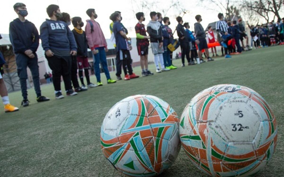El Futsal comenzó en la Ciudad de Mendoza con la “Tarjeta Verde” de integración y juego limpio