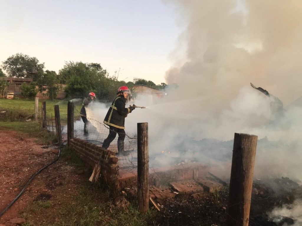 Oberá: incendio consumió por completo una vivienda.