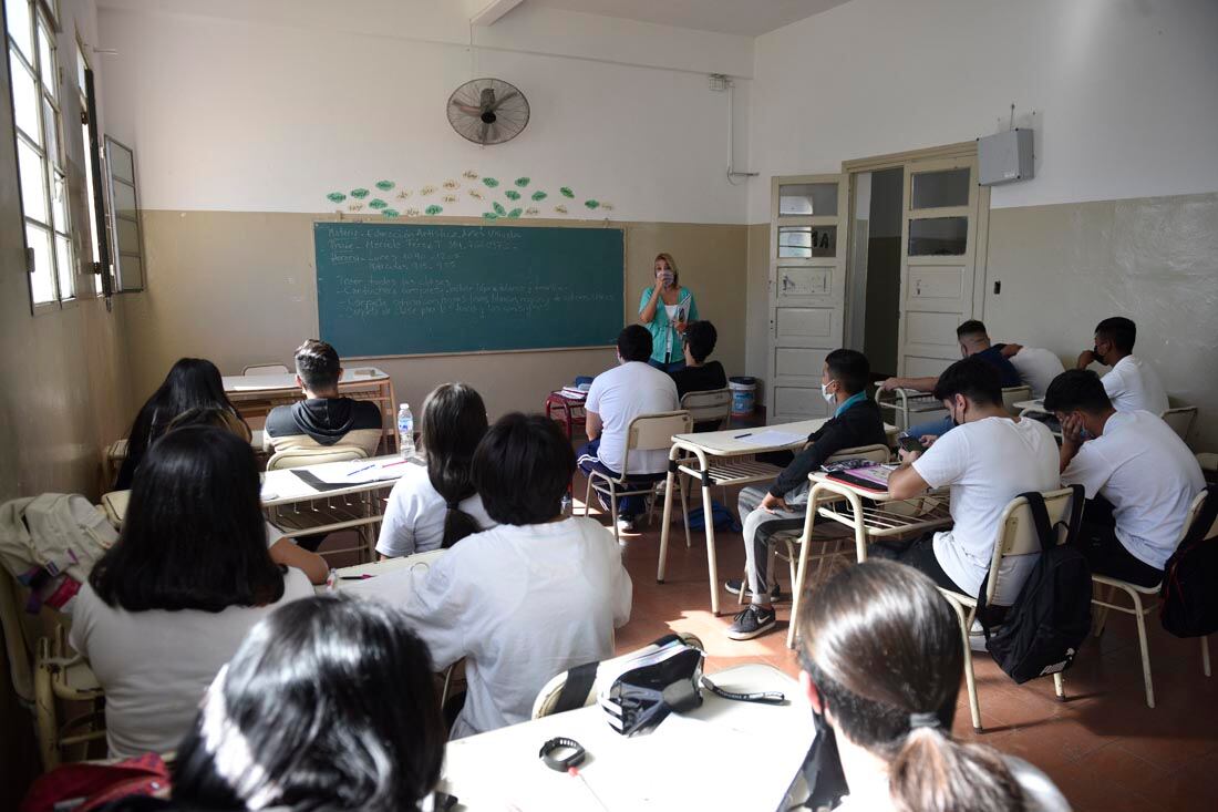 Alumnos del secundario se mostraron preocupados por la realidad económica y socialdel país. 