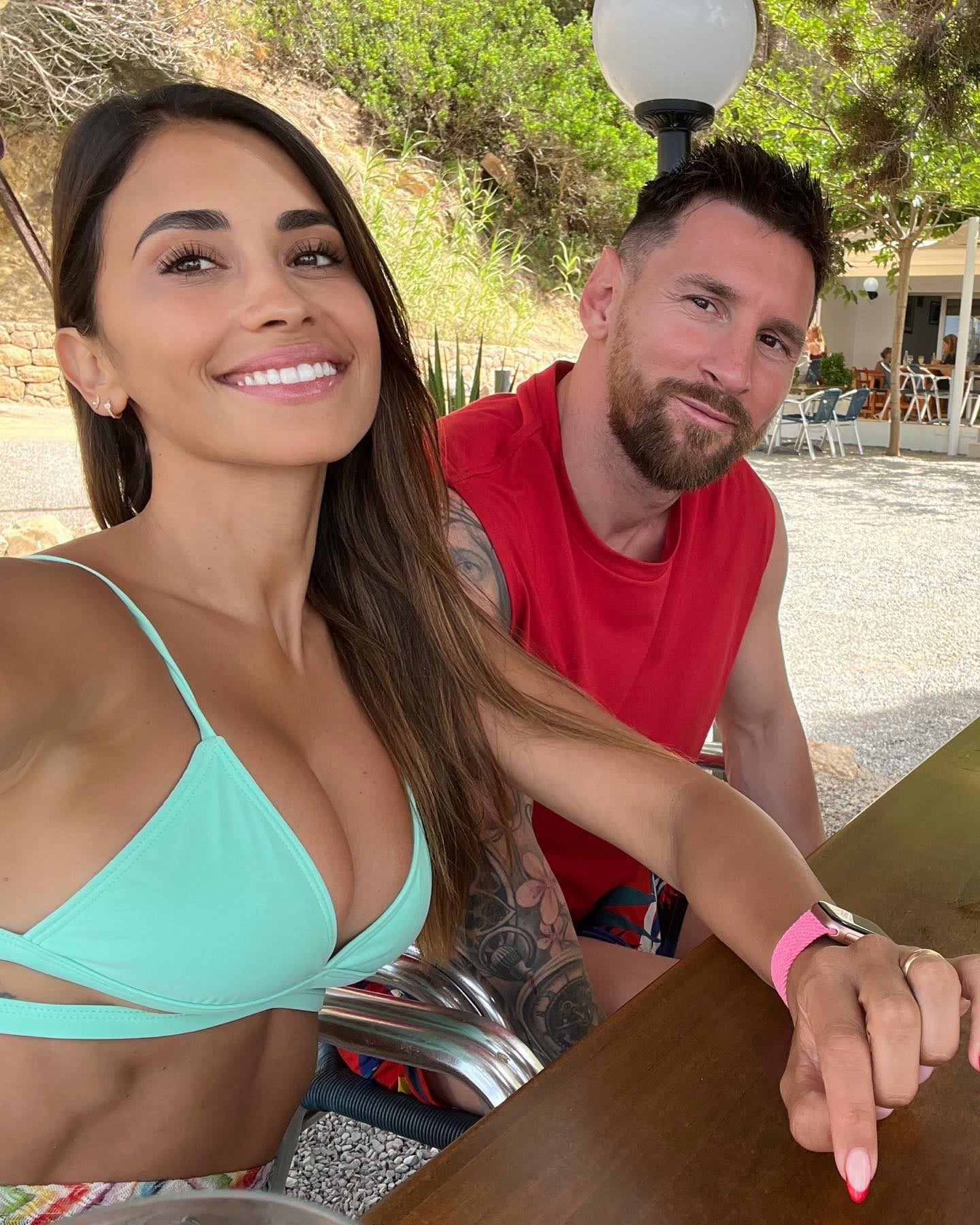 Antonela Roccuzzo y Lionel Messi en "La Isla Bonita".