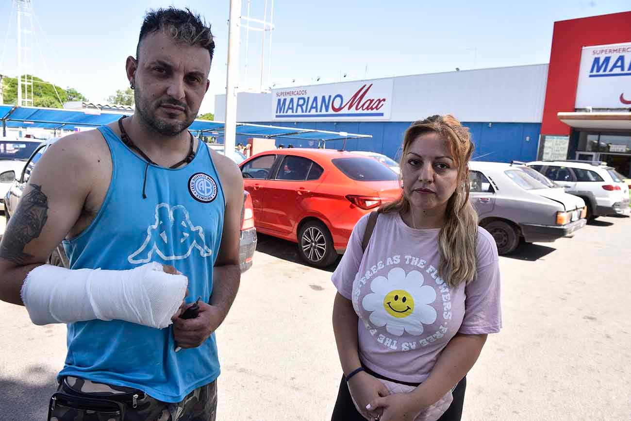 Caso Carmona. Melisa Altamirano y Cristian Lupo el y su esposa fueron atacados por Carmona en su fuga. Playa de estacionamiento - Mariano Max de Santa Ana y Felix Paz (Bº Lamadrid). (José Gabriel Hernández / La Voz)