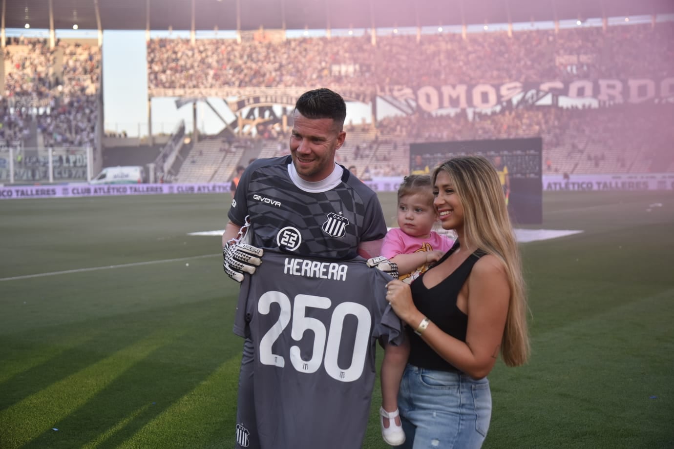 El arquero y capitán Guido Herrera alcanzó los 250 partidos cuidando el arco de Talleres. (Facundo Luque / La Voz)