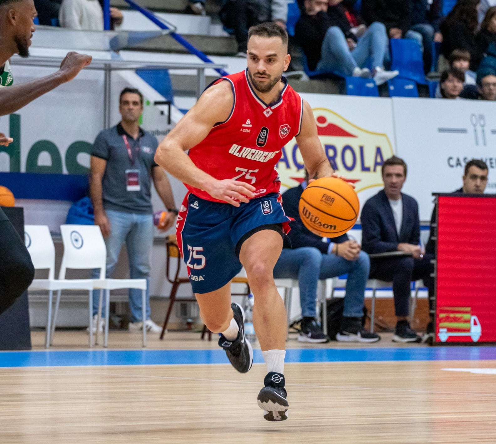 Pablo Bertone basquet Oliveirense Portugal