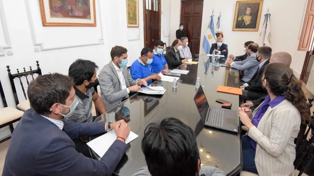 Con la mediación del Estado, la empresa acordó con los trabajadores pagar la doble indemnización a los mineros de El Aguilar.