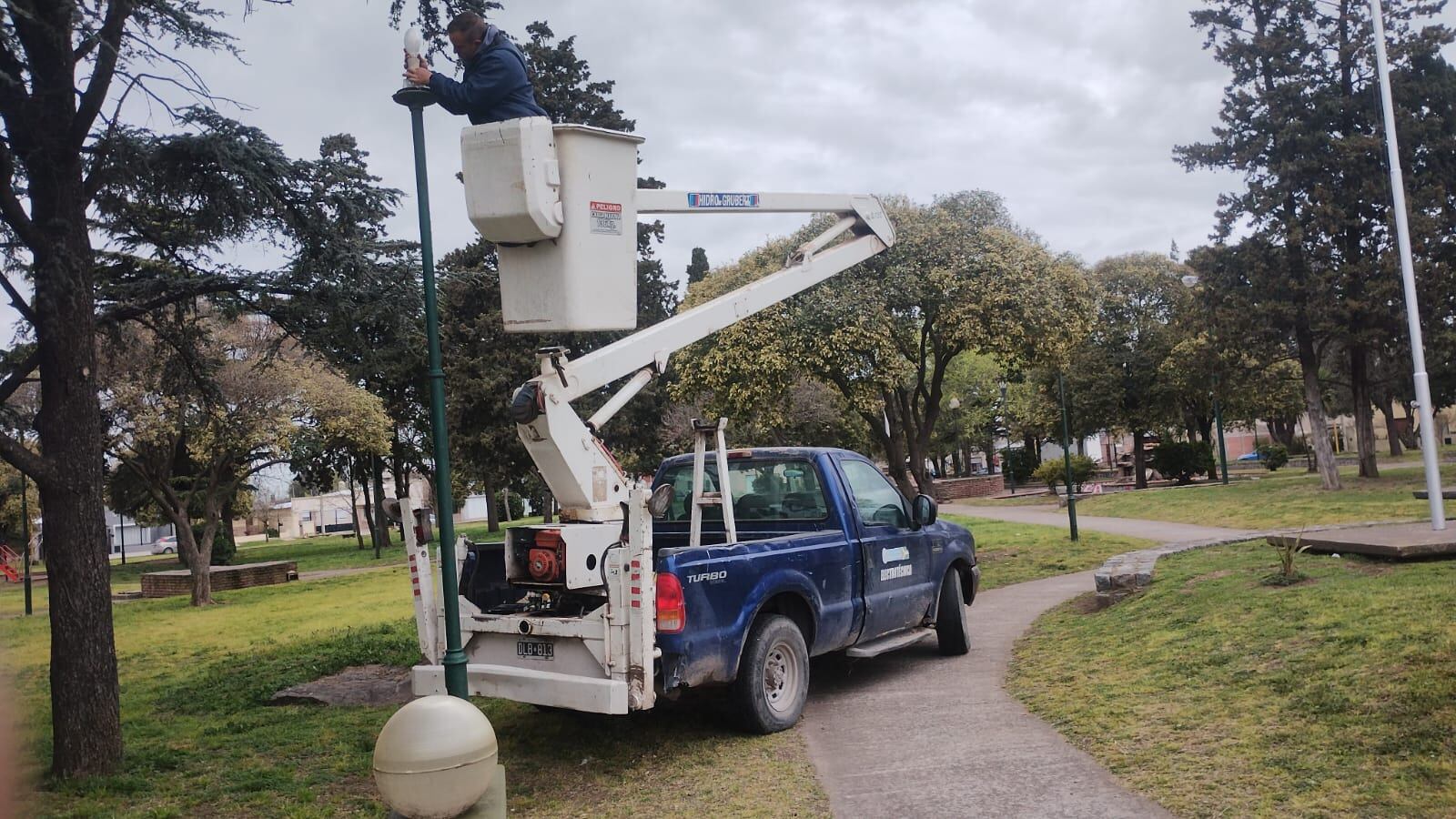 Renuevan luminarias de Cresta y en la Secretaría de Gestión Ambiental