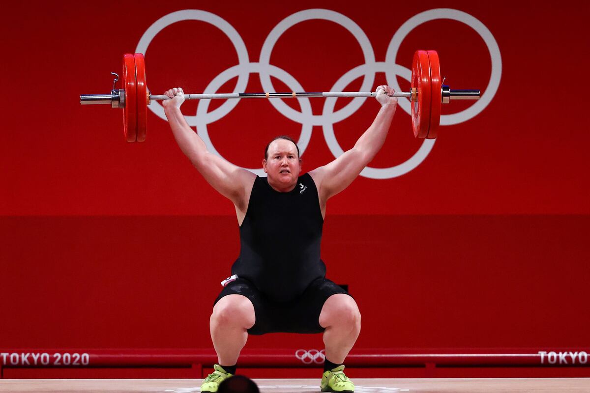Quién es Laurel Hubbard, la primera atleta transgénero en competir en la historia de los Juegos Olímpicos
