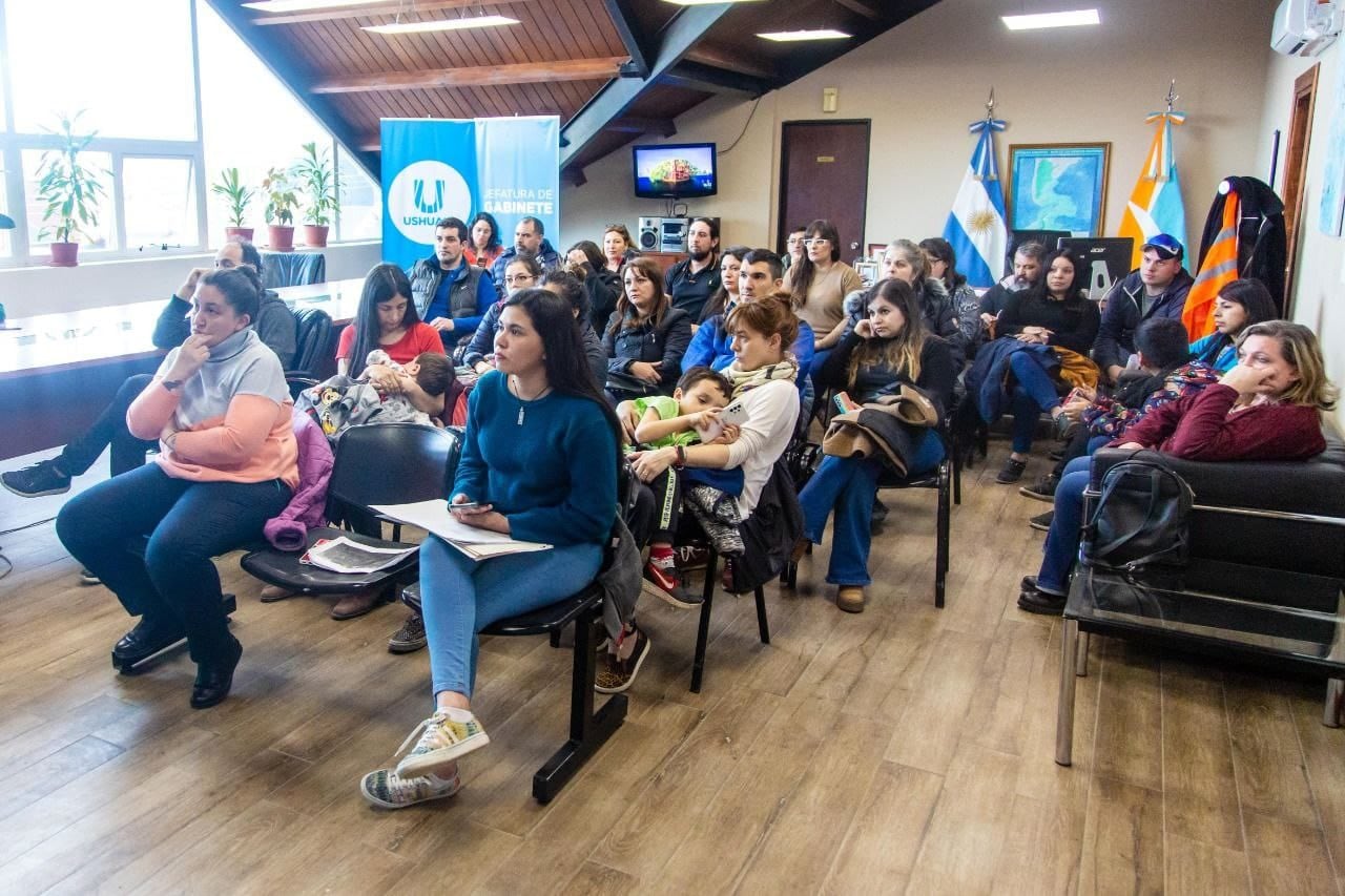 Encuentro con vecinos y vecinas de la Urbanización San Martín.