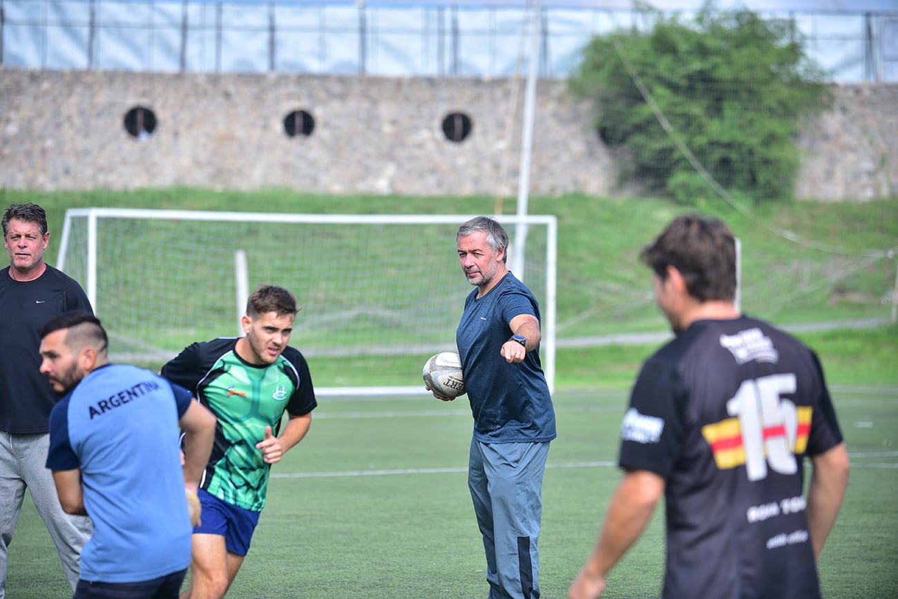 entrena selección argentina de rugby para sordos, que se prepara para el Mundial de la especialidad que empieza esta semana en Córdoba. ( Ramiro Pereyra /La Voz)