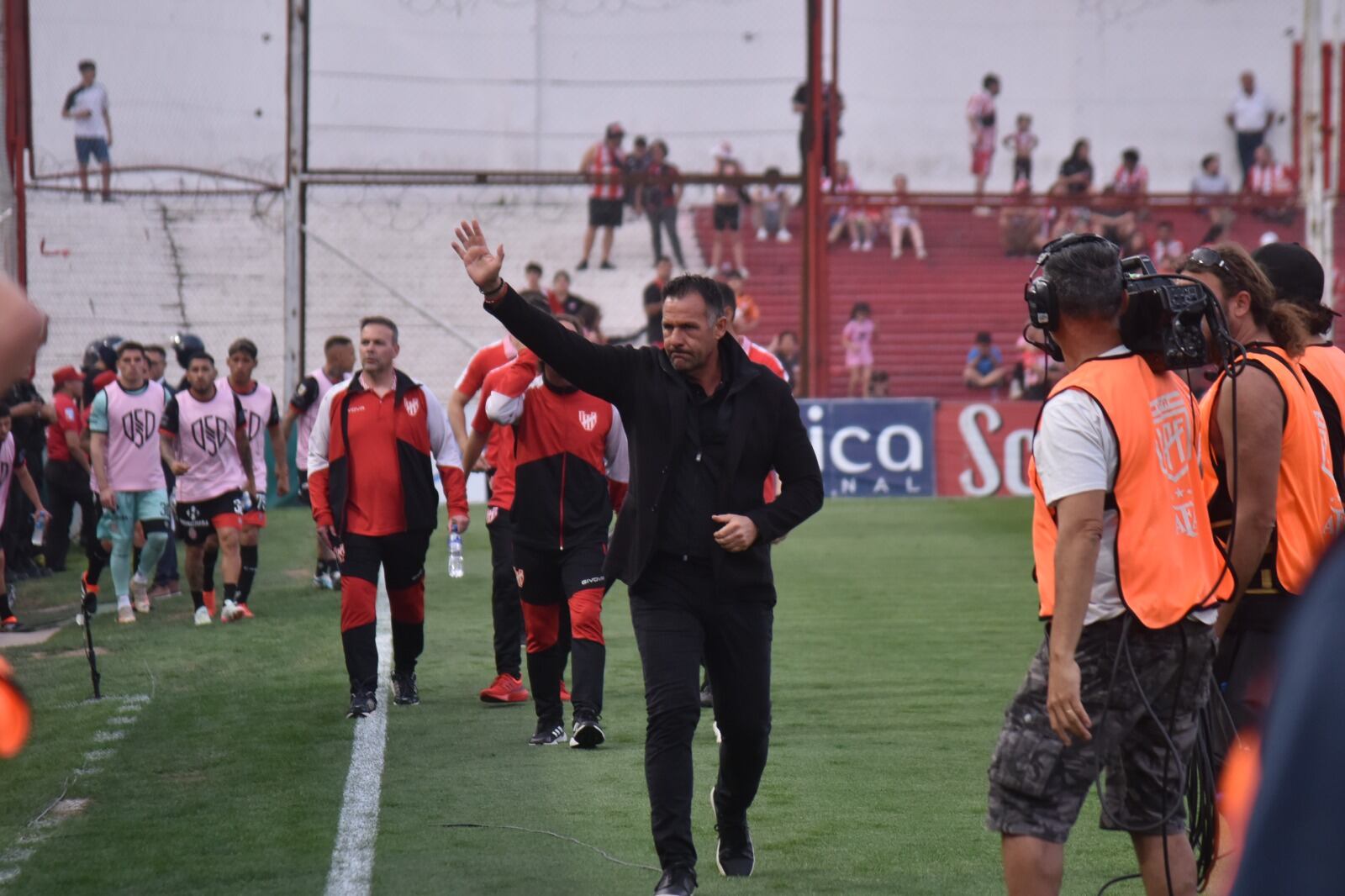 Diego Dabove, DT de Instituto en el partido ante Barracas por la Liga Profesional. (Facundo Luque / La Voz)