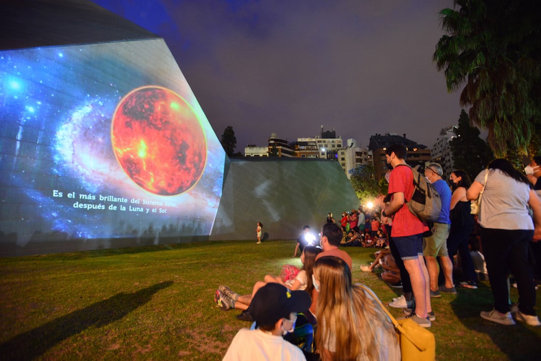 Noche de los museos en la Plaza Cielo y Tierra. (Nicolás Bravo)