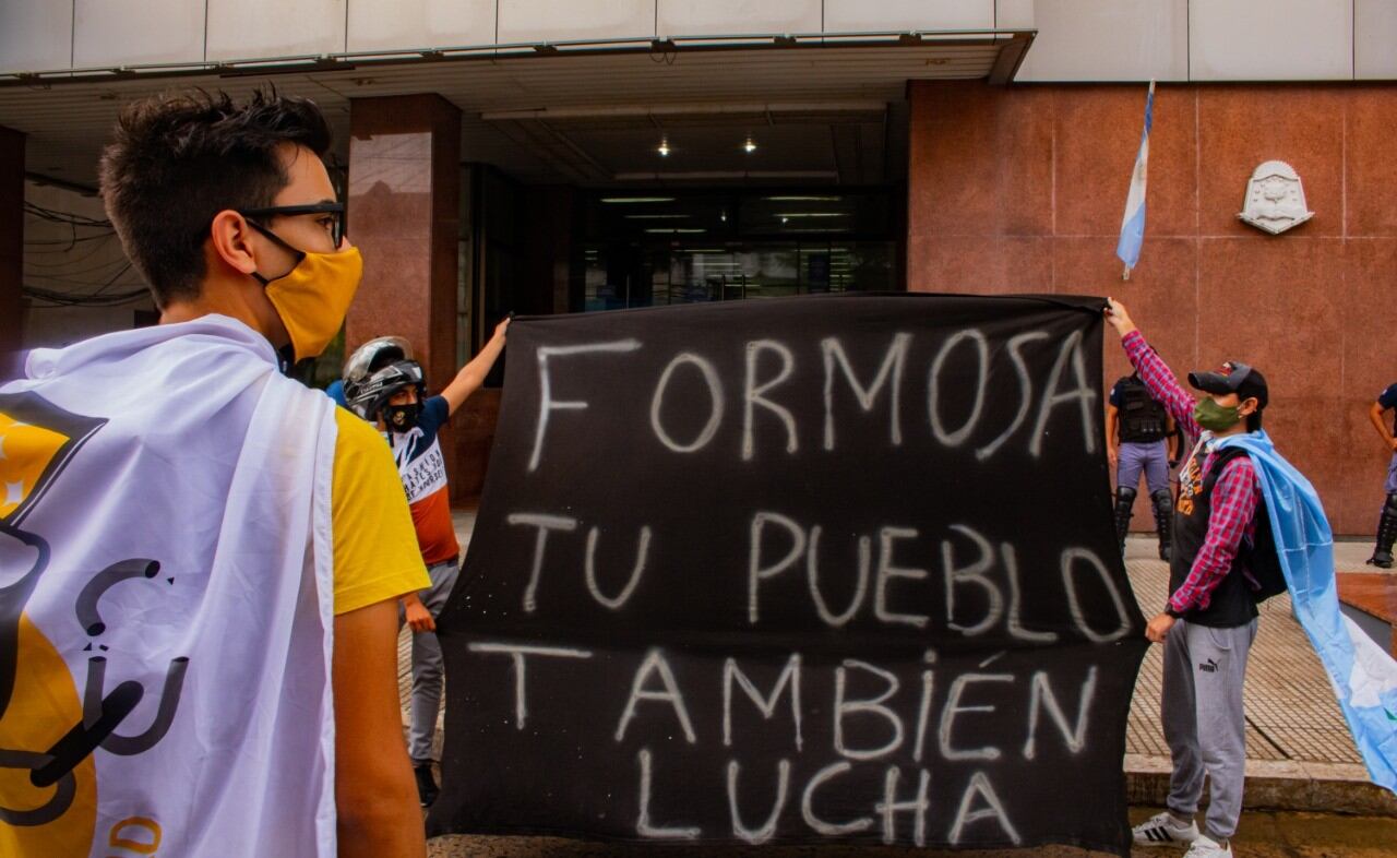 Protestas y represión en Formosa tras manifestaciones en contra de volver a la Fase 1 en la provincia.