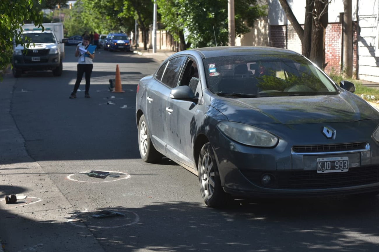 Presunto motochoro fue ultimado de un balazo por un policía tras un asalto callejero. 