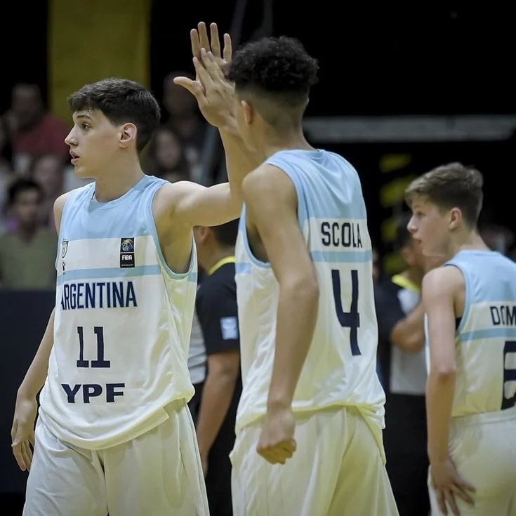 Felipe Minzer, basquetbolista de 16 años, hijo de mendocino que juega en la Selección y en la Liga profesional de España.