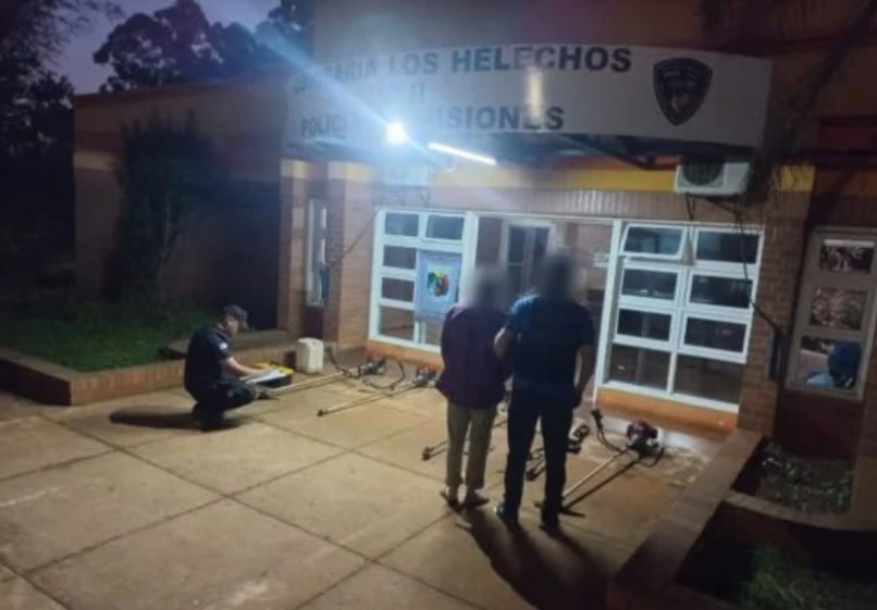 Los Helechos: denunció el robo de herramientas pero testigas aseguran haberlo visto vendiéndolas.