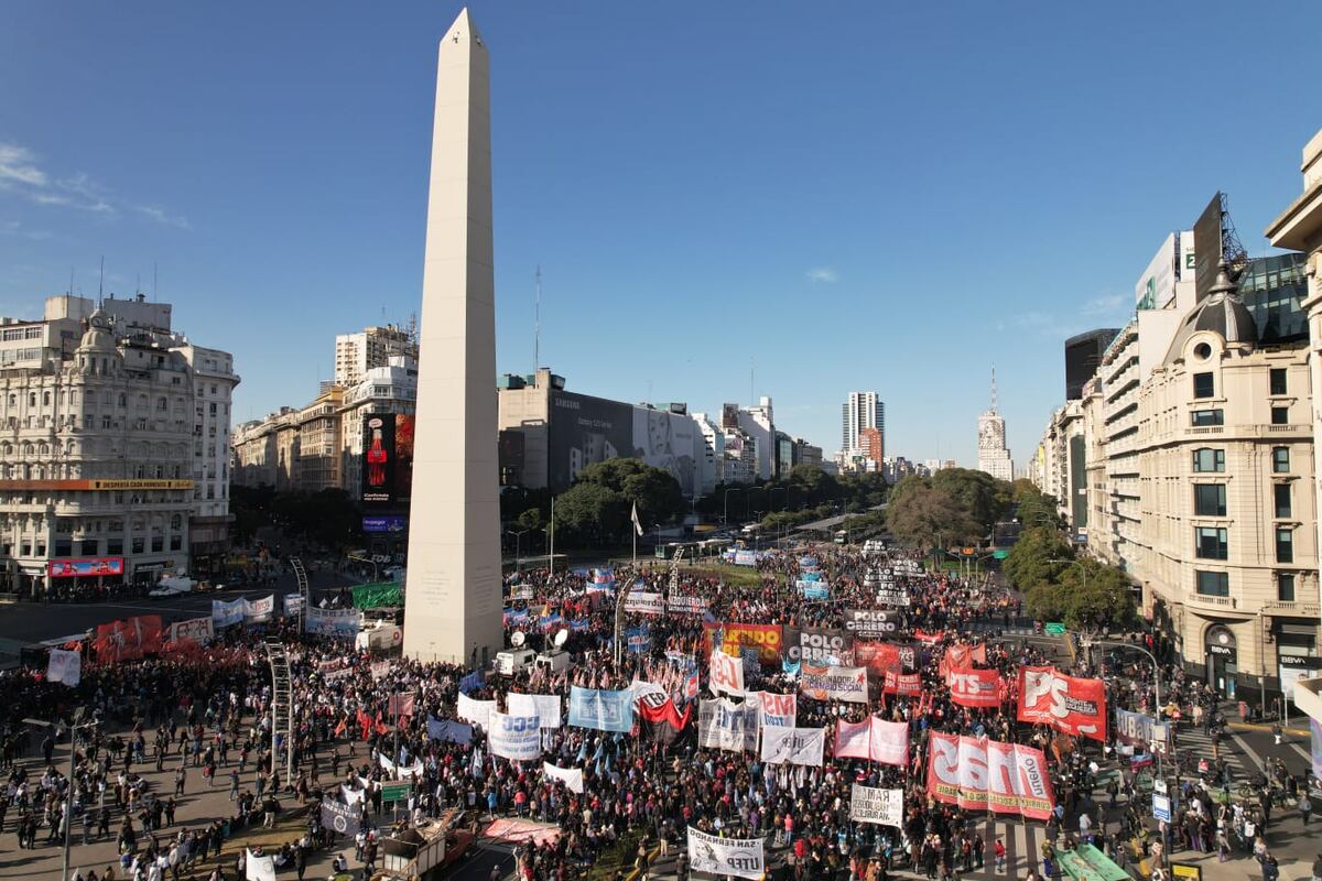 La marcha por la muerte de Facundo Molares en el Obelisco terminó con enfrentamientos con la policía