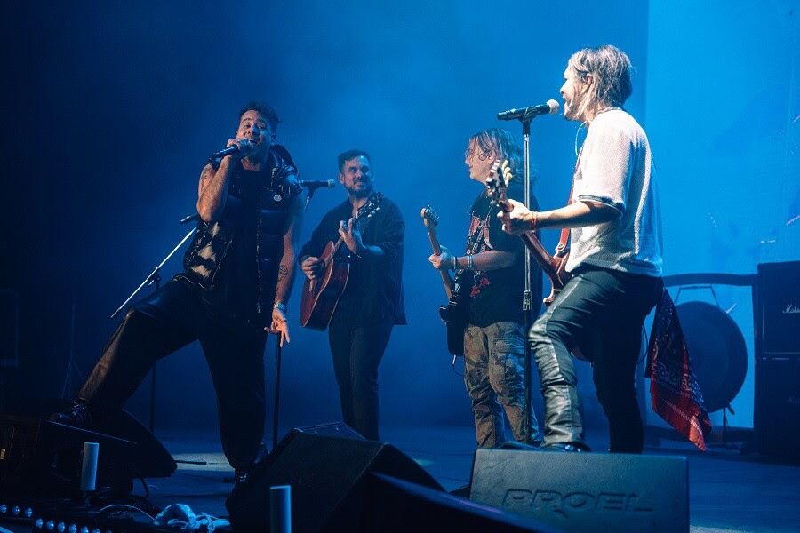 Airbag brilló en el Luna Park con Chano y Bambi de Tan Biónica como invitados sorpresa