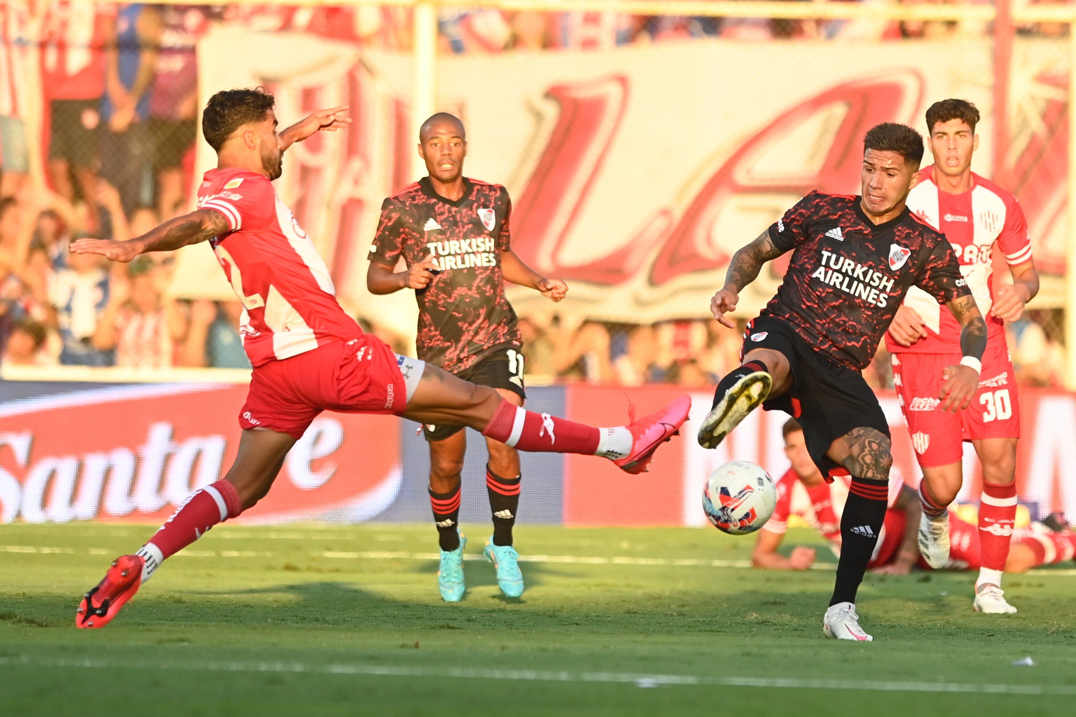 River sufrió y perdió en Santa Fe: Unión le ganó 1-0 en la primera fecha.