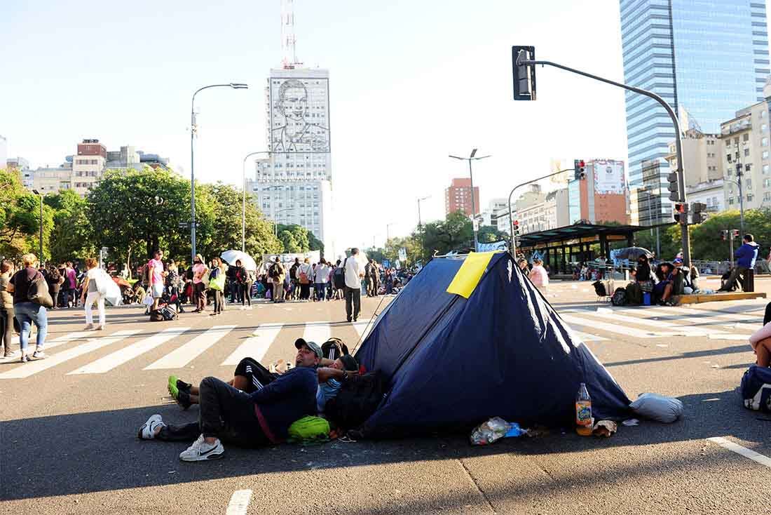 Temen que vuelvan los acampes a la 9 de julio en la Ciudad de Buenos Aires. 