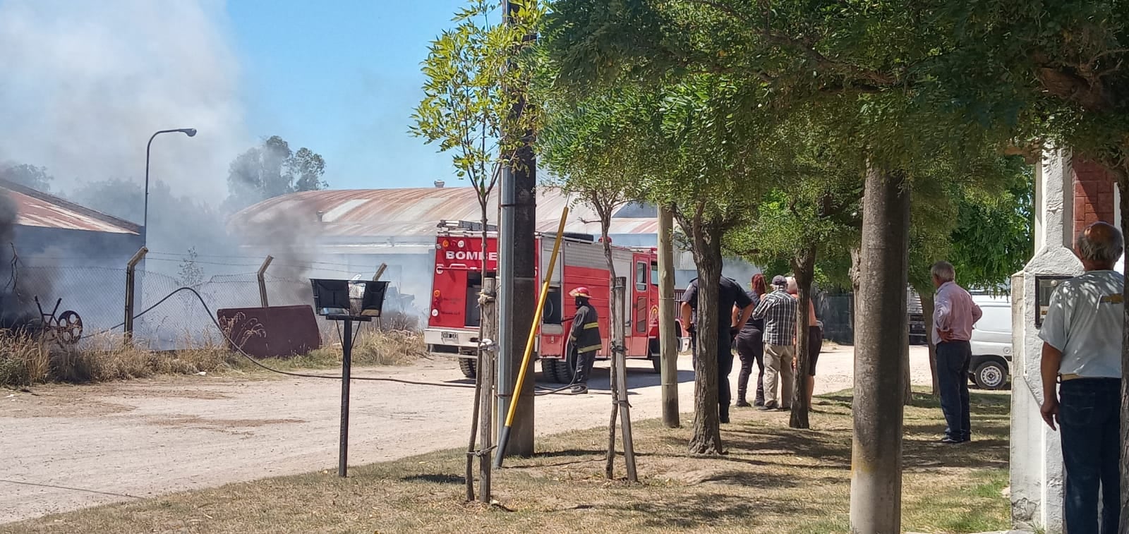 Incendio en una gomería en calle Chaco y Av. Caseros