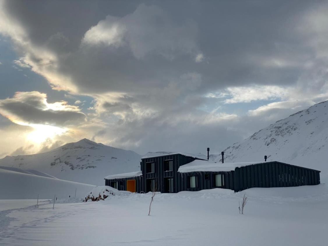 Cubierto de nieve. Así está hoy El Azufre en Malargüe.