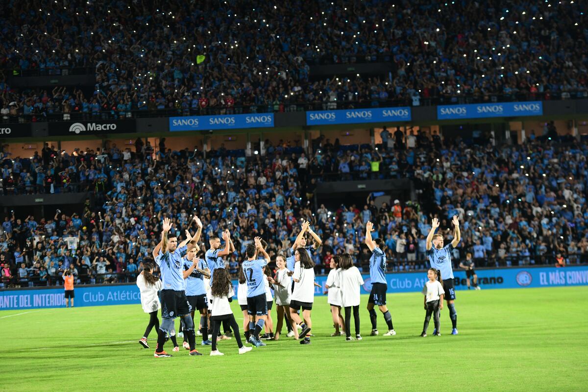 En fotos: así se jugó en el estadio de Belgrano, con la sanción impuesta en el Gigante