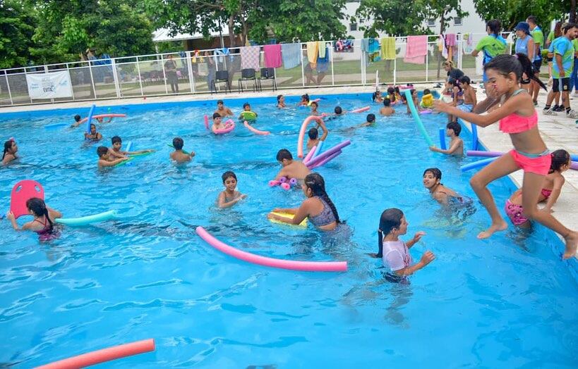 Niños y niñas podrán disfrutar de la pileta.