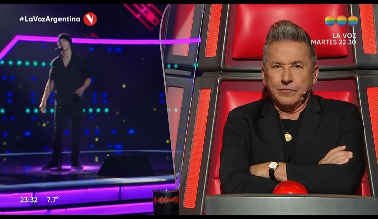 Ricardo Montaner escuchando a Brian De Paula. 