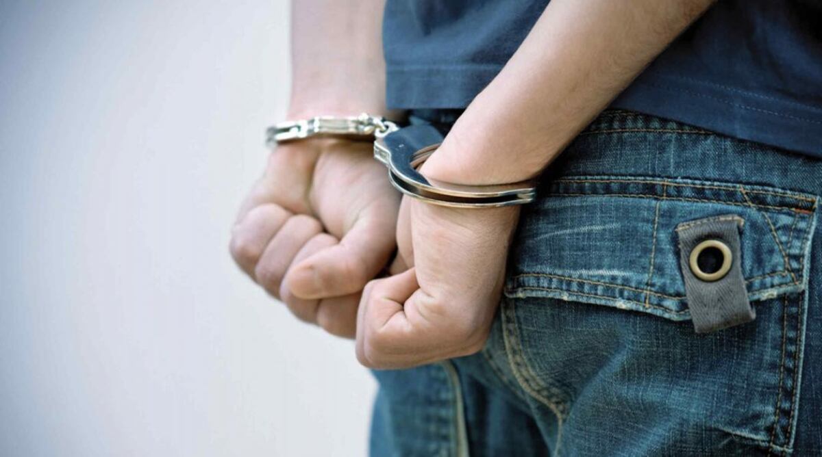 Arroyito: agredía verbalmente a su pareja en la calle y llegó la policía
