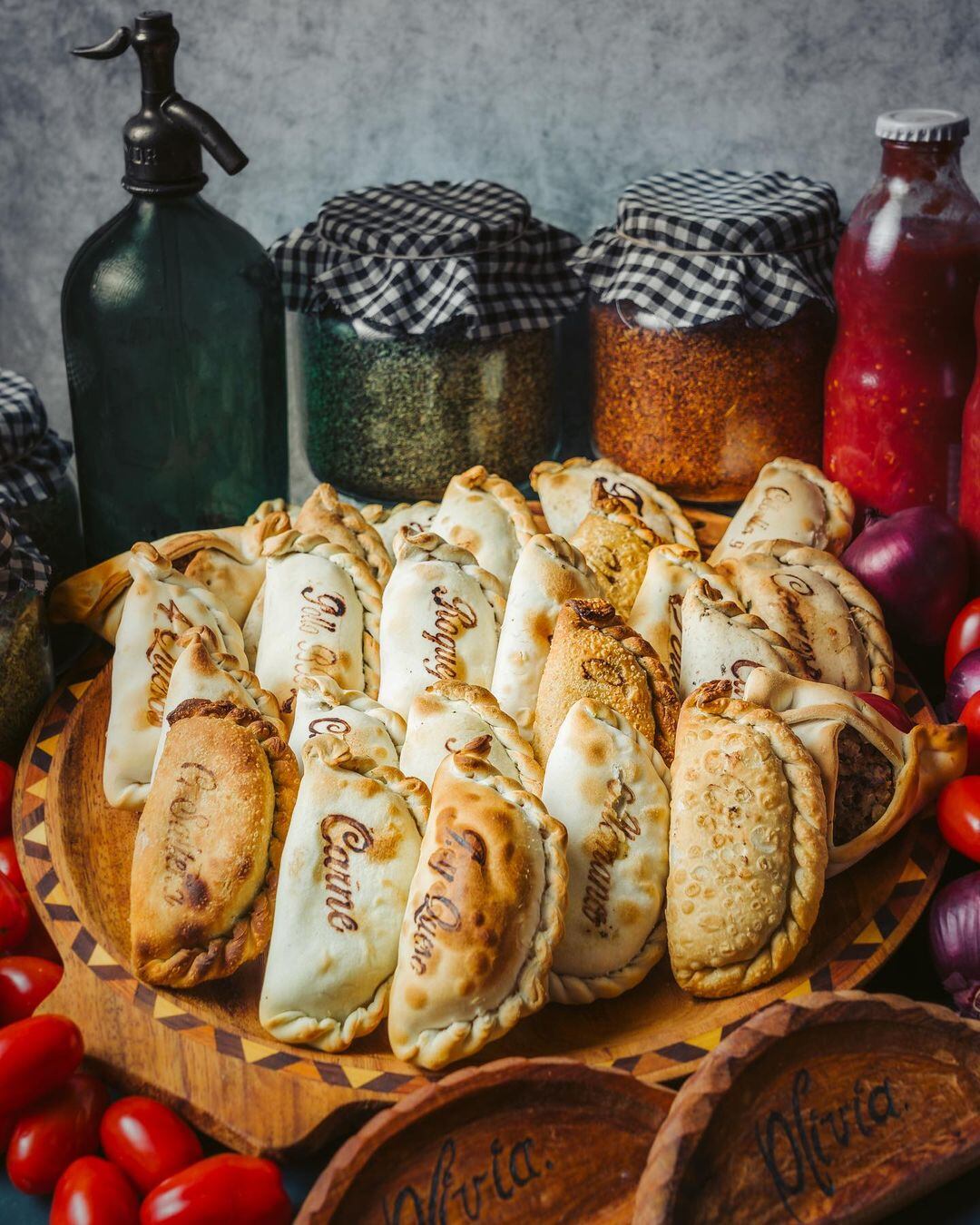 Olivia ofrece empanadas generosas con rellenos clásicos, gourmets e inusuales.