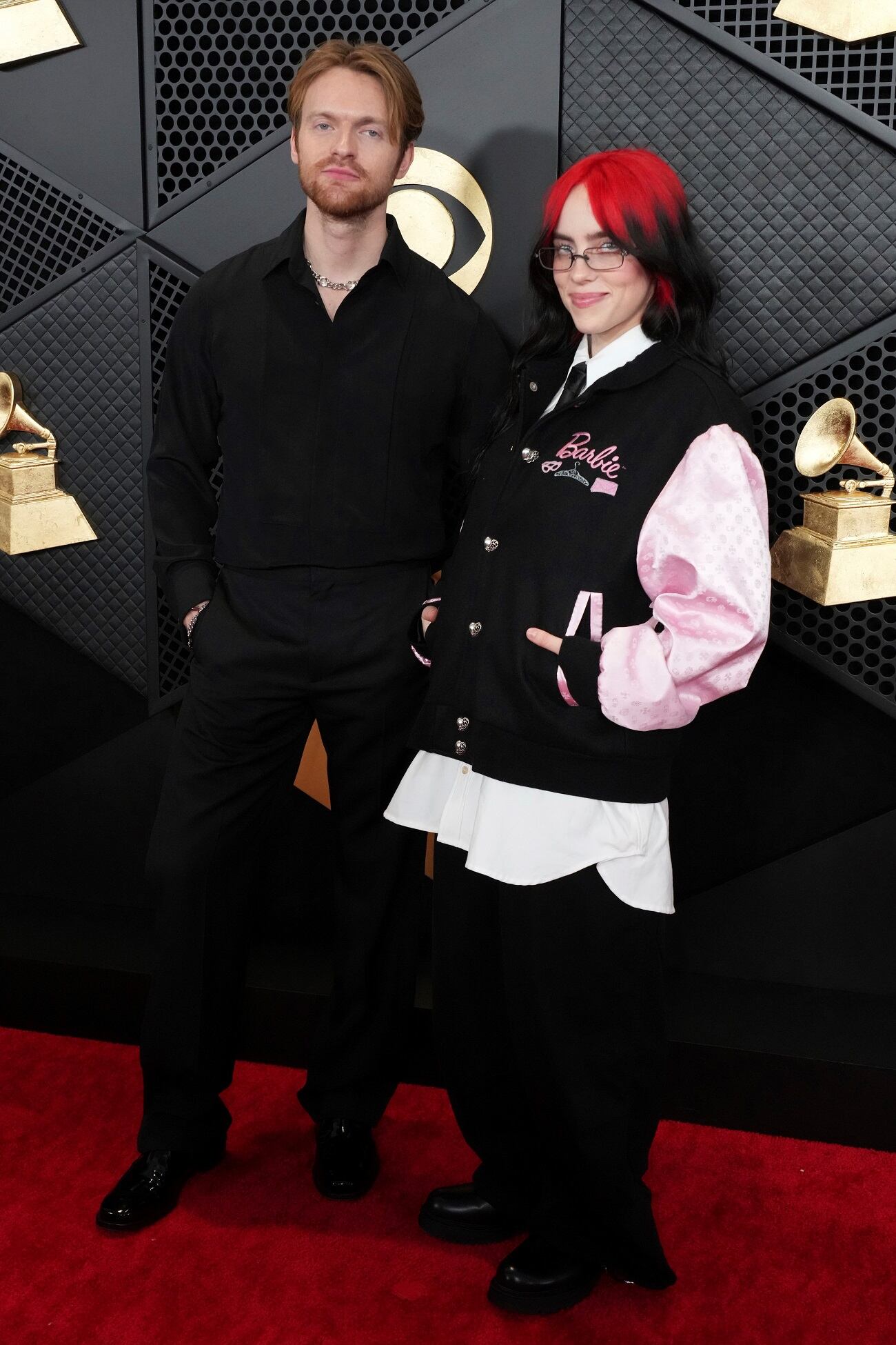 Finneas y Billie Eilish en los Premios Grammy 2024. (AP)