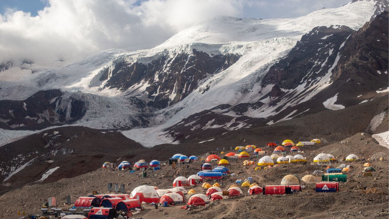 Los andinistas y amantes de la montaña ya se encuentran disfrutando de la temporada 2022-2023, a los pies del coloso de América.