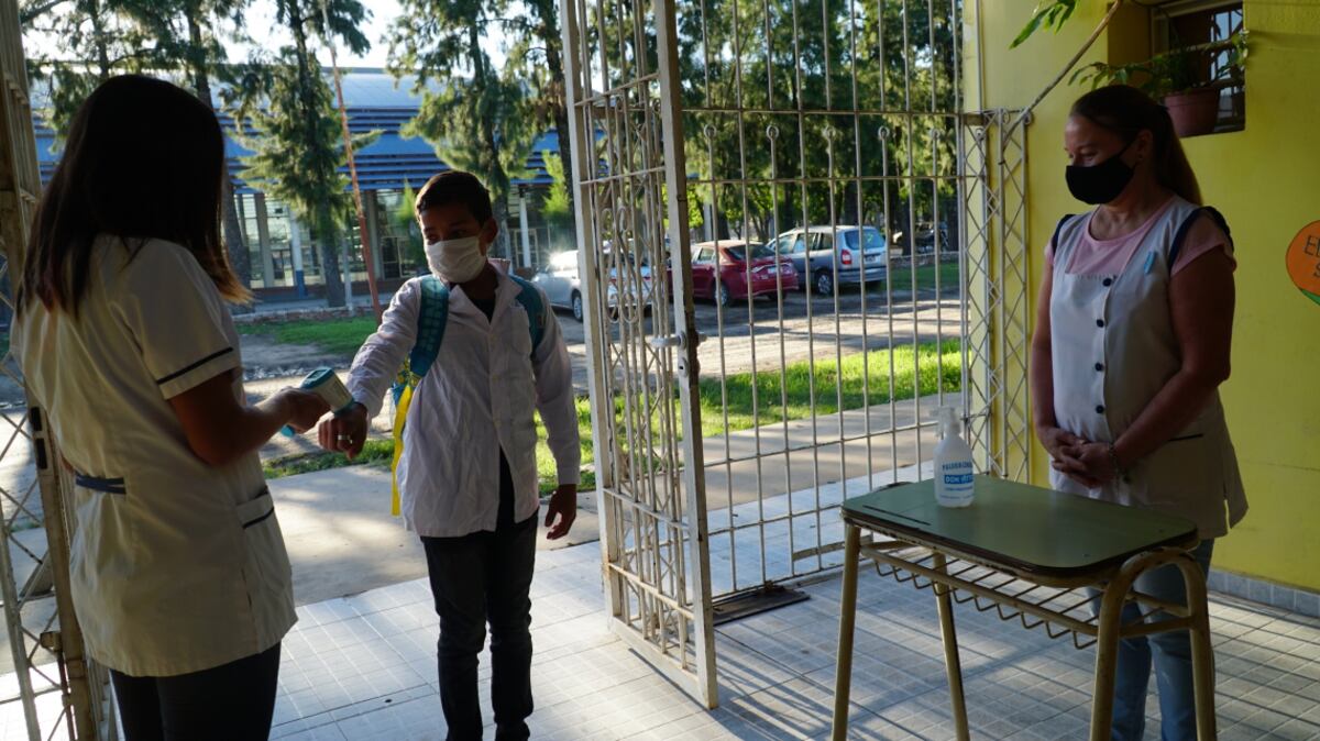 Vuelven las clases presenciales de primaria y nivel inicial en Rosario y San Lorenzo