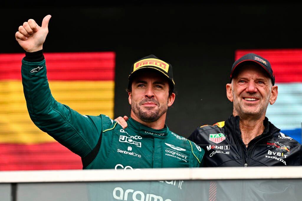 Adrian Newey y Fernando Alonso, piloto con el cual podría trabajar