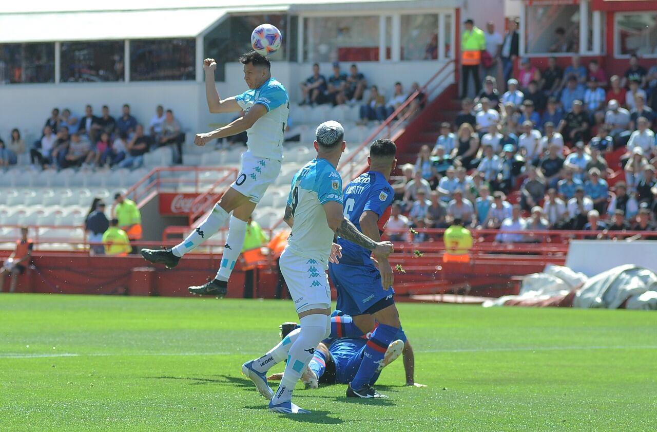 Tigre pegó primero ante Racing en el Ducó (Foto: Prensa CAR).