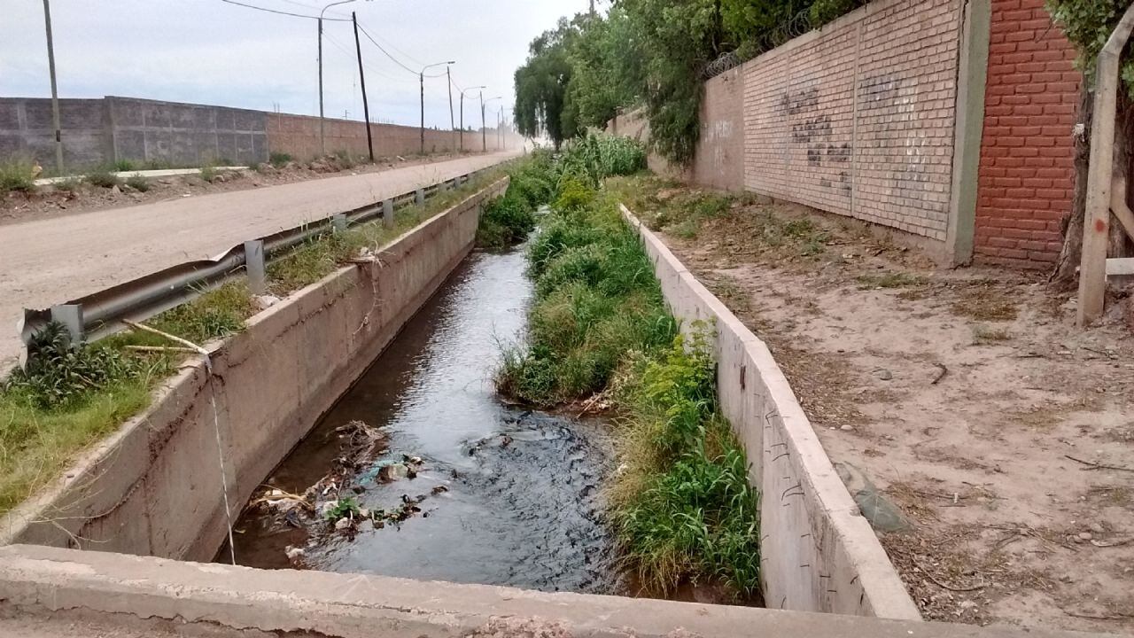 Lo encontraron sin vida en el canal Pescara, en Maipú.