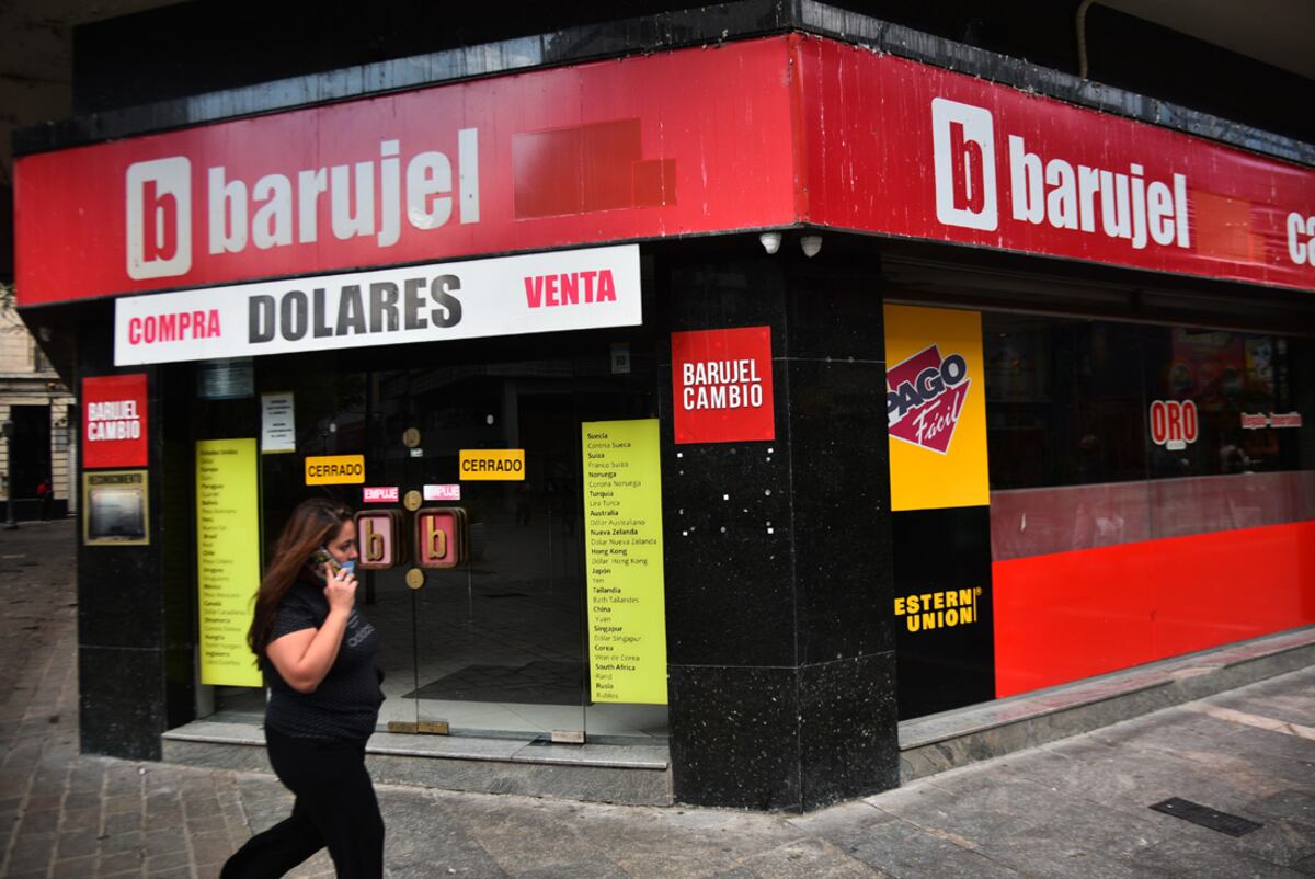 Dólar blue en Córdoba: tras la eliminación del cepo, en cuánto cerró este lunes 14 de abril