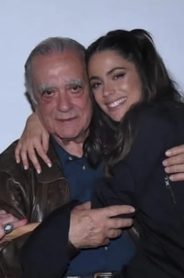 Tini Stoessel junto a su abuelo materno, Guillermo Muzlera