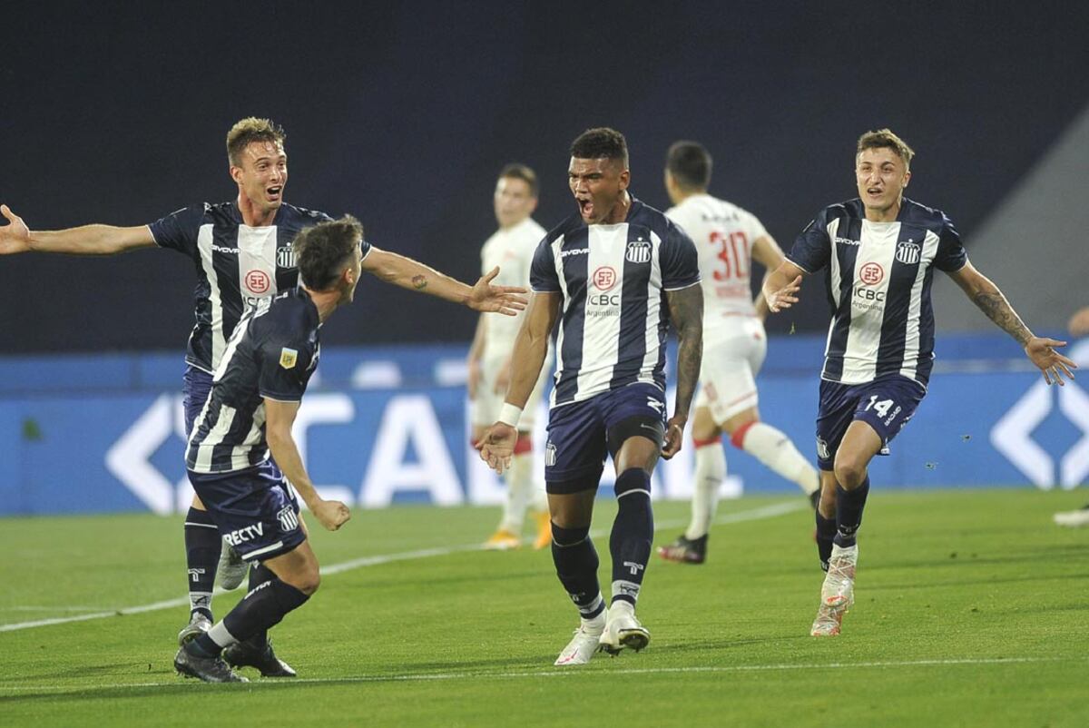 Talleres le ganó a Estudiantes y volvió a la punta