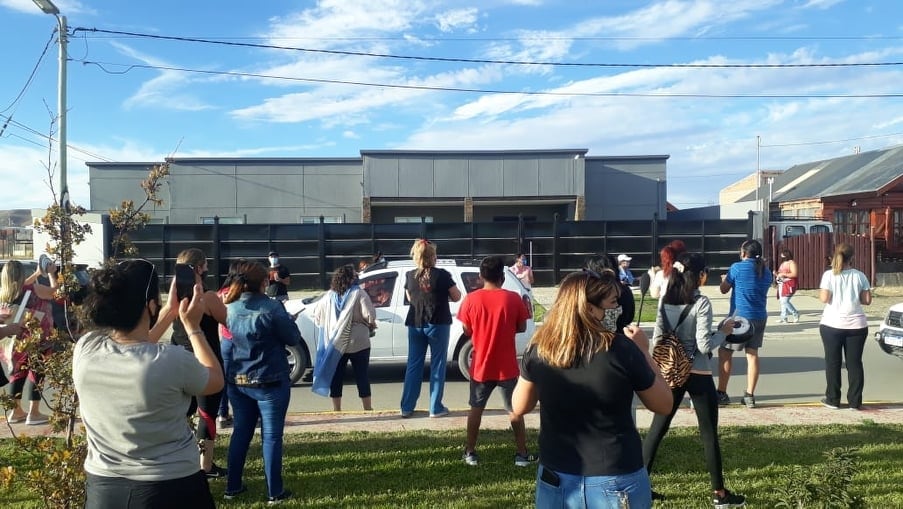 Vecinos de Piedrabuena se movilizaron en contra de las irregularidades del plan de vacunación por Covid-19.