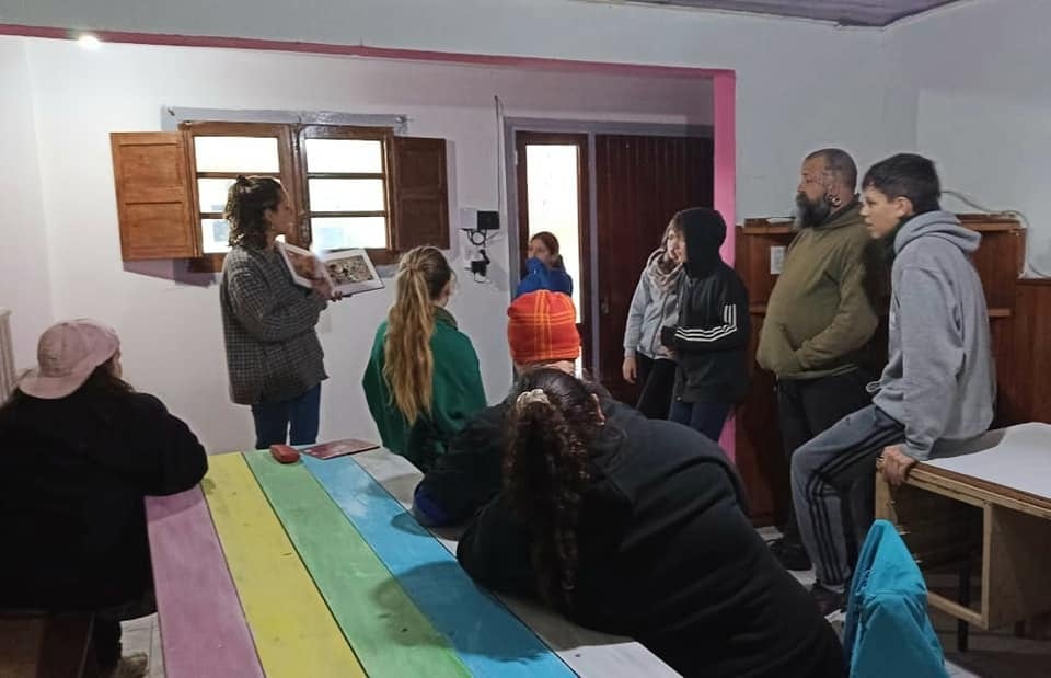 Dibujo, pintura y muralismo en el Programa de Adolescentes en Reta